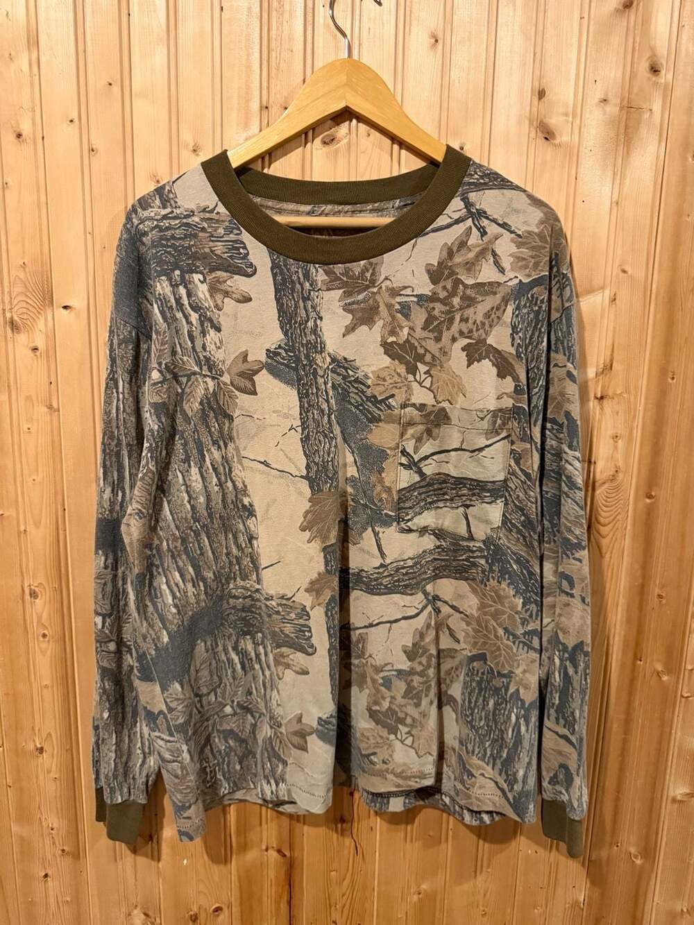 Vintage Walls Realtree Camo Long Sleeve Pocket T-Shirt